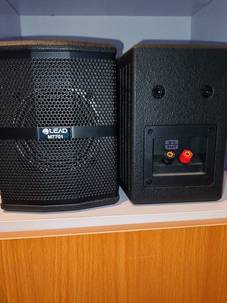 CLASS SPE Lead KC-138 Active Wall-Mounted Teaching Speakers (Black) – Powerful Classroom Sound System for Schools & Training Centers - Image 1